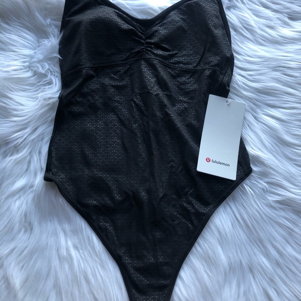 JUST IN ✔️NWT🍋LULULEMON BODYSUIT - Picture 3 of 8